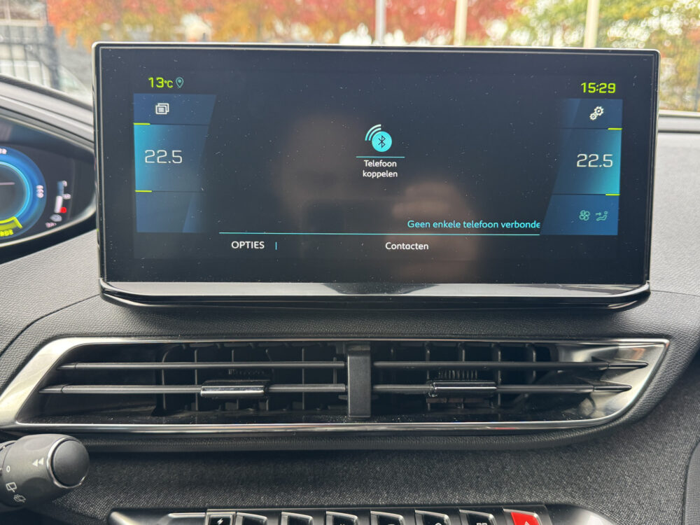 57679734-peugeot-3008-2022