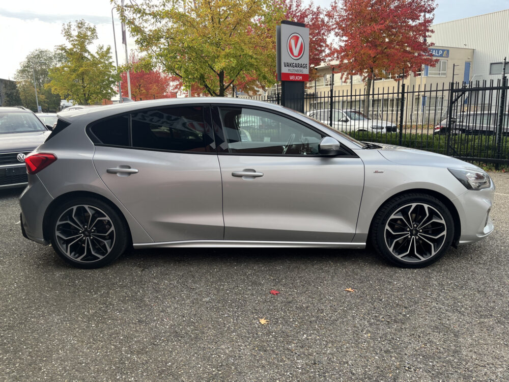 57701495-ford-focus-2019