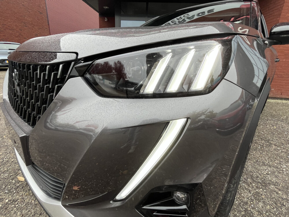 57732652-peugeot-2008-2022