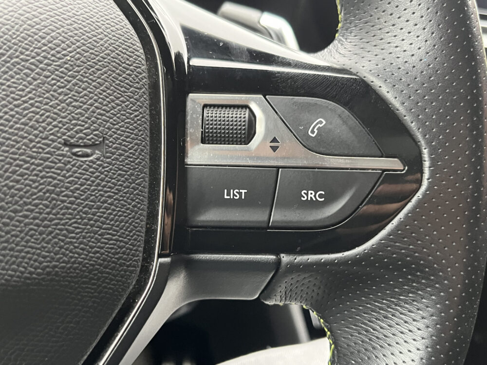 57732652-peugeot-2008-2022
